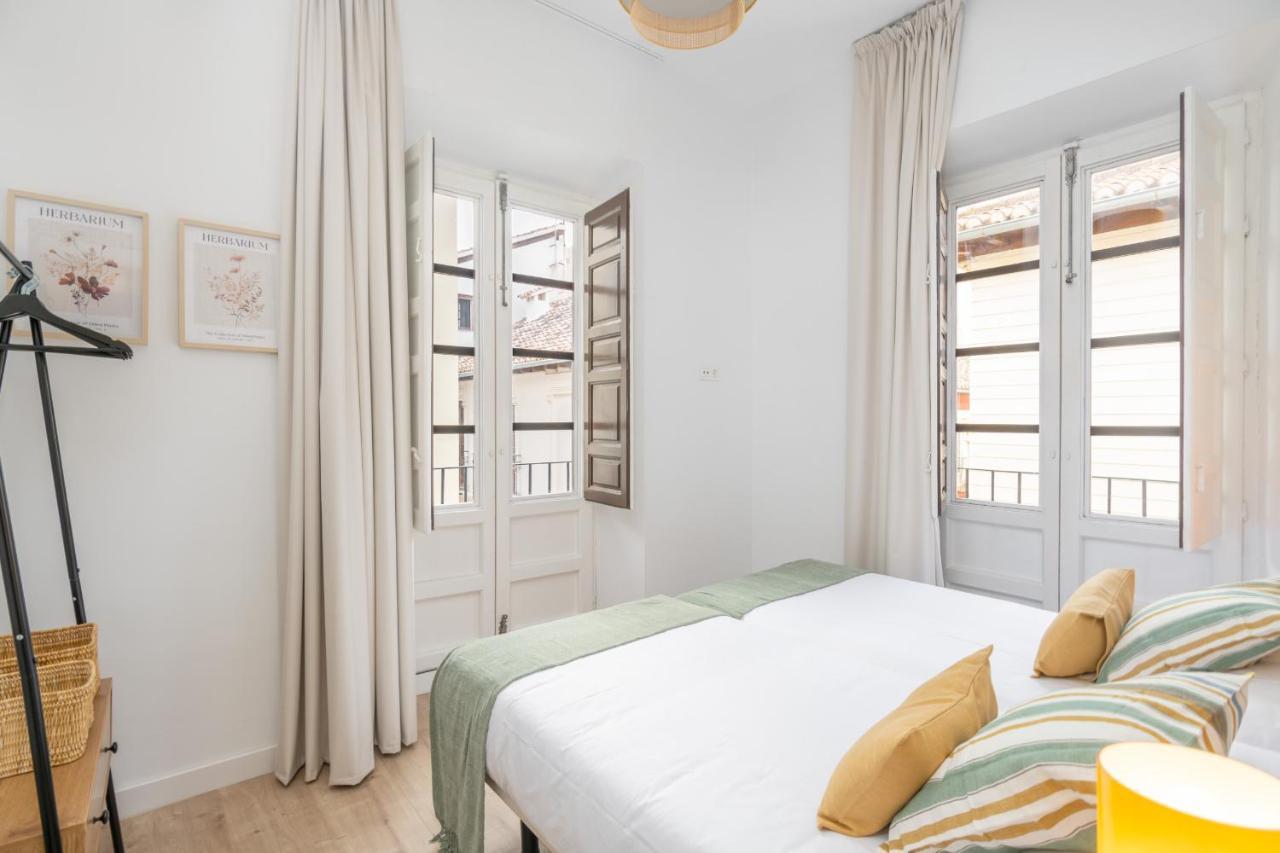 Apartamentos Luna Suites Palacio Dorita Granada Bagian luar foto